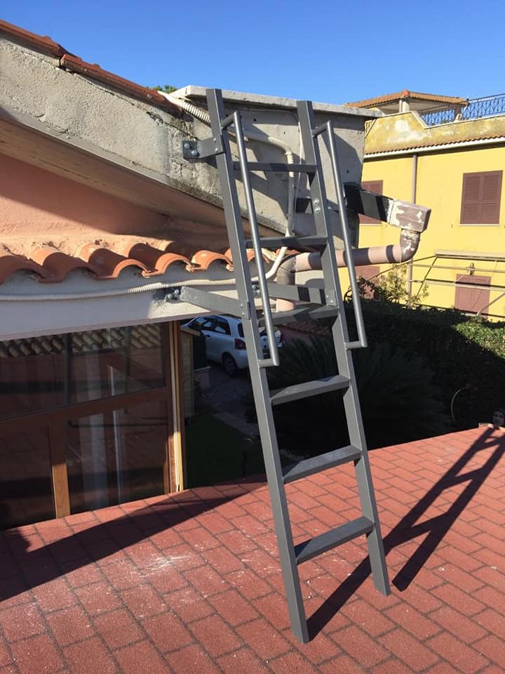 Scala su tetto