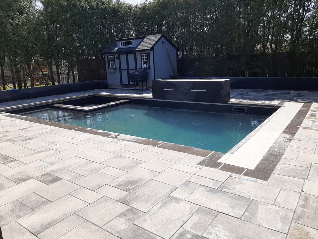 Mississauga Pool with BuiltIn Spa 3 Day Pools
