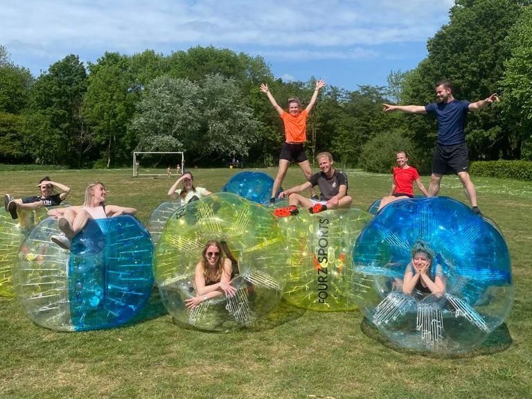Groepsuitje bubble voetbal