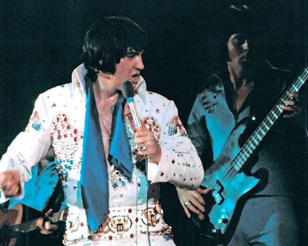 Elvis und Duke Bardwell