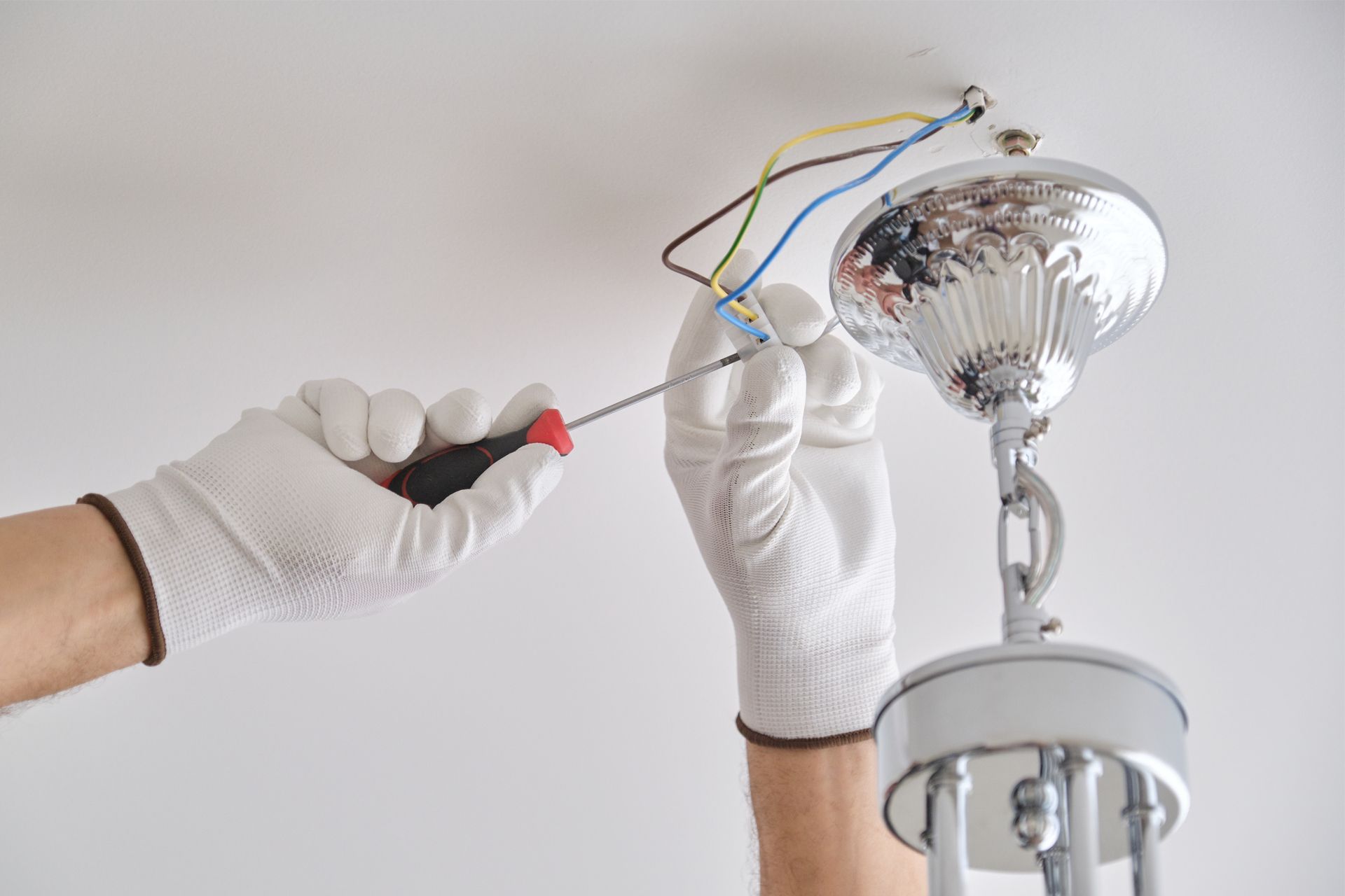Fixing the Wires on Ceiling Lamp
