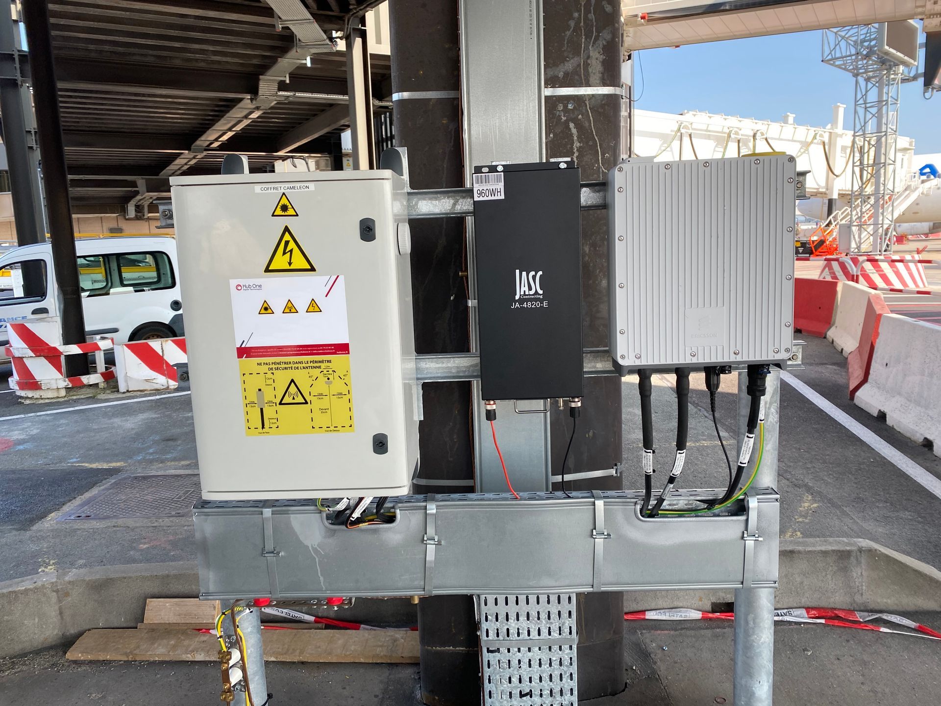 Lithium battery IP65 installation in a outdoor environment