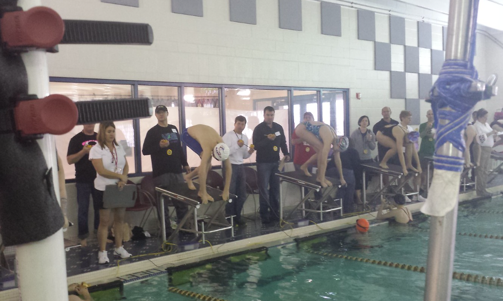 swim race beginning to start