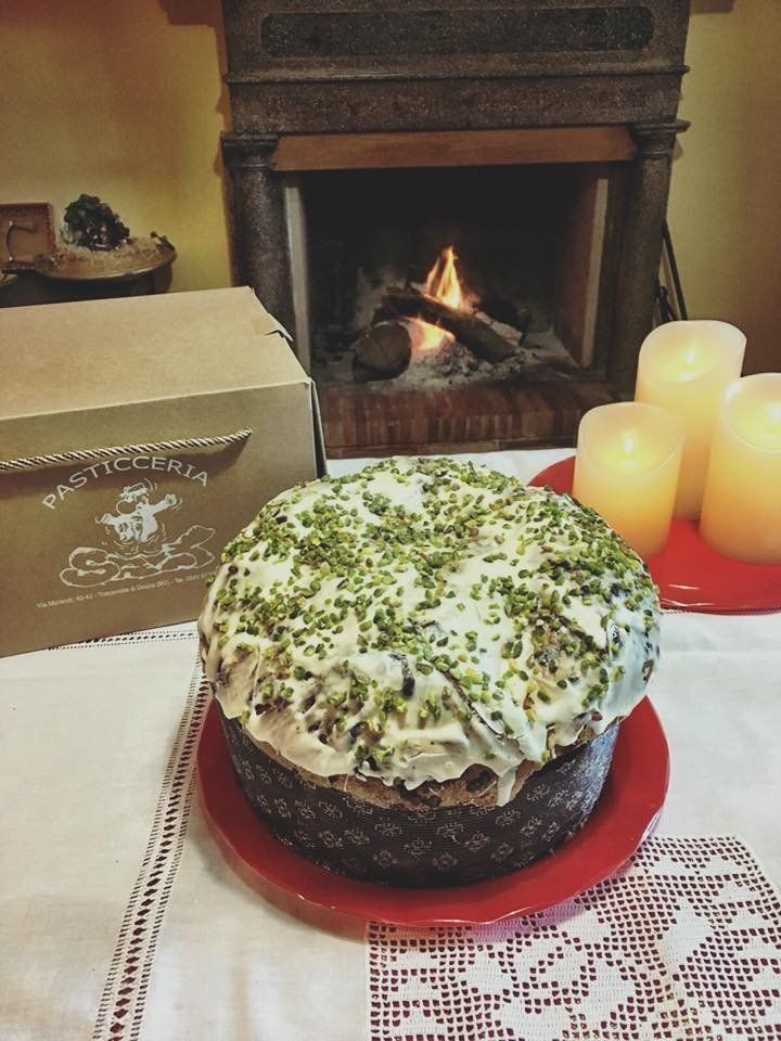 panettone artigianale della pasticceria Salt a Bologna.