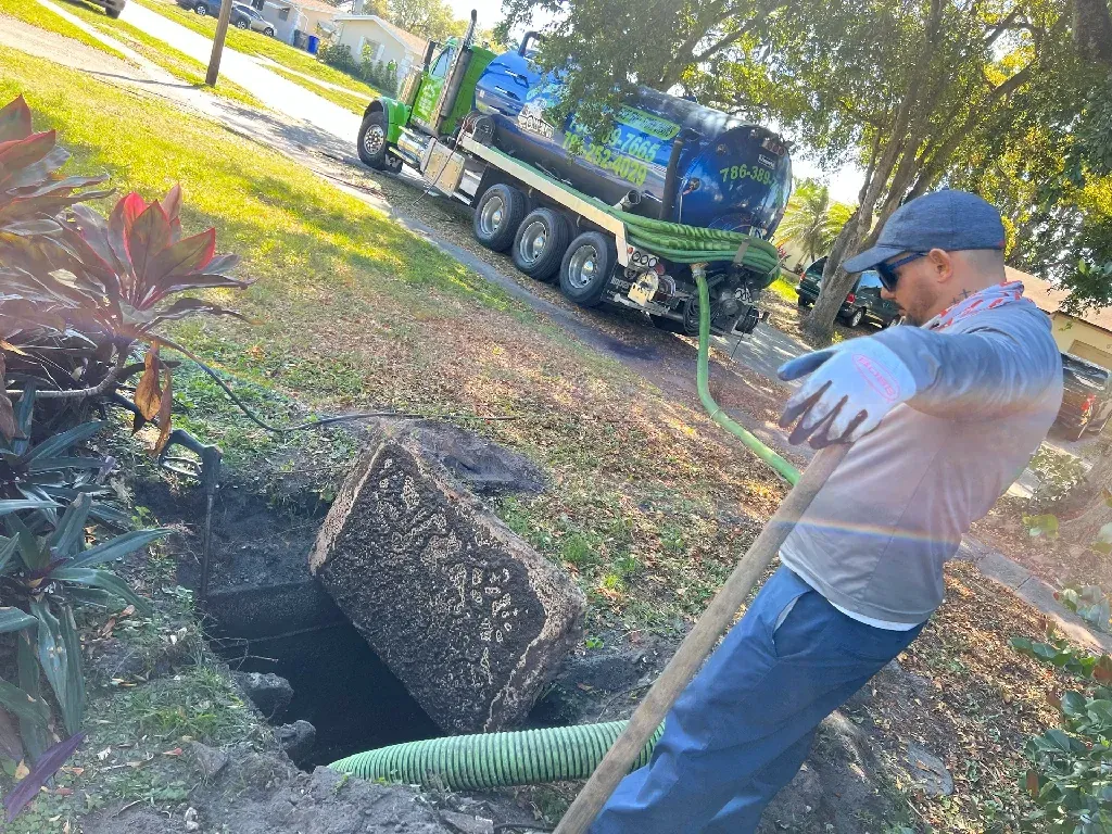Pump-Out & Maintenance in Hollywood