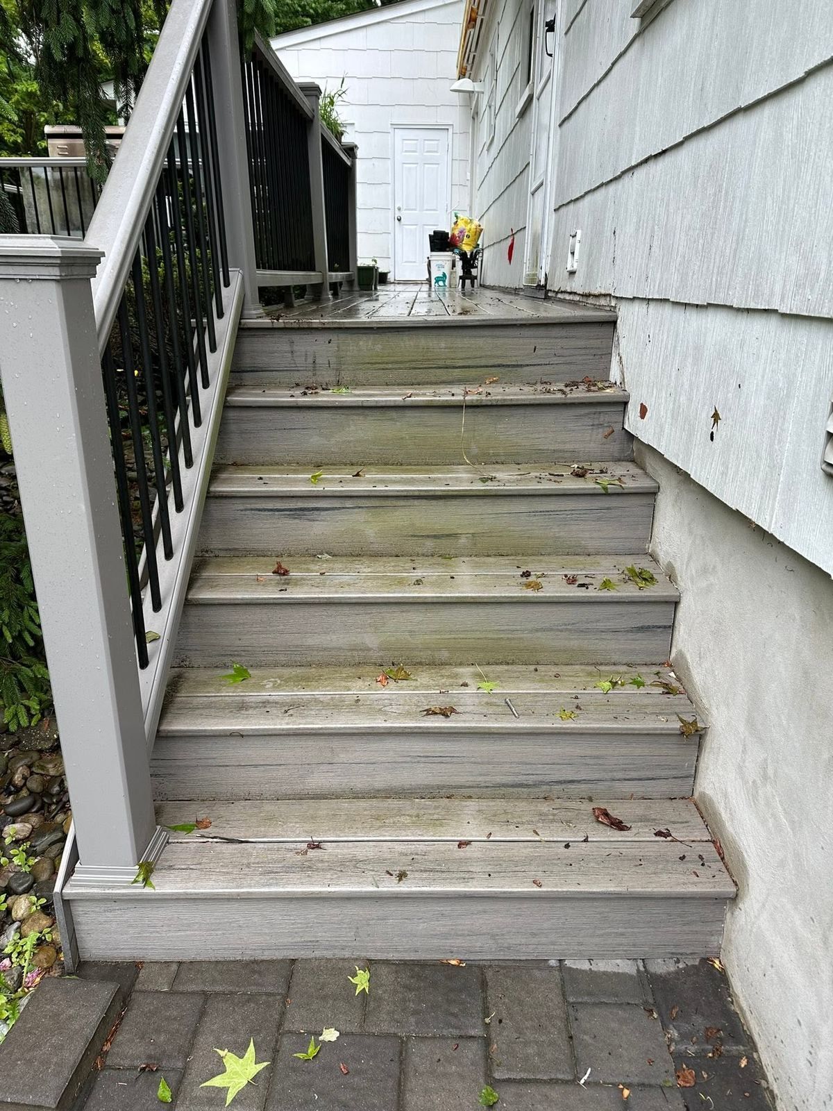 Deck stairs, dirty — Catanzaro's Power Washing