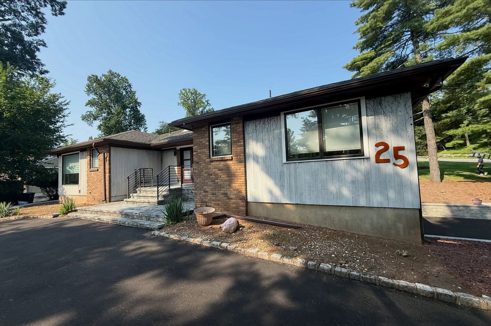 Wood-sided ranch with house number, painted — Catanzaro's Power Washing