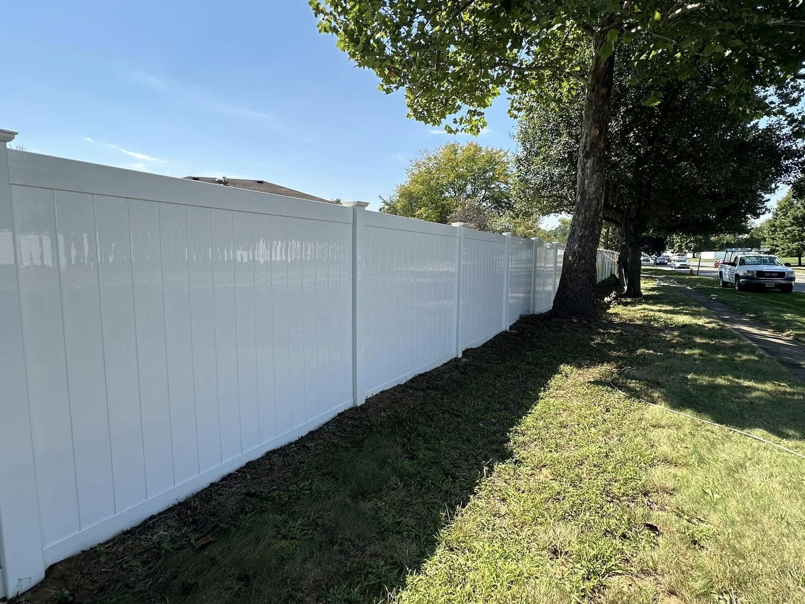 White vinyl fence, cleaned — Catanzaro's Power Washing