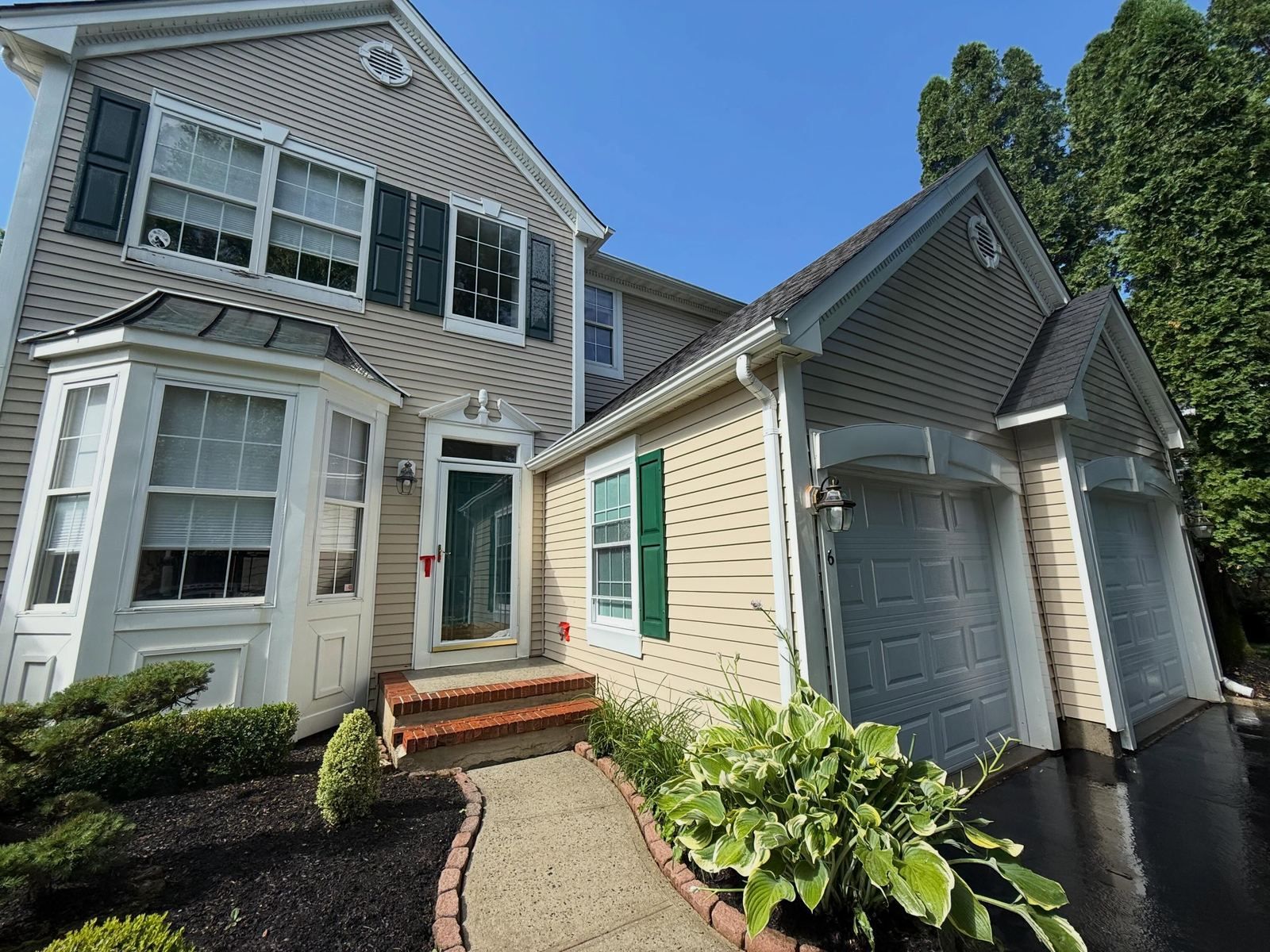 Colonial front with garden walk — Catanzaro's Power Washing