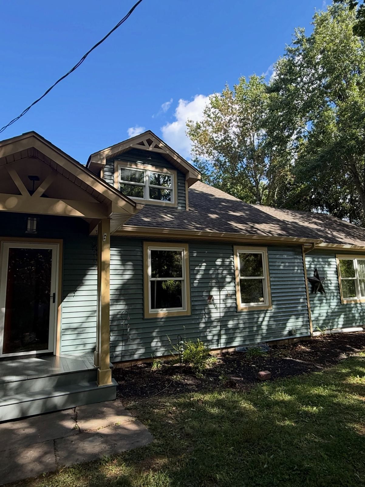 Green cottage front — Catanzaro's Power Washing