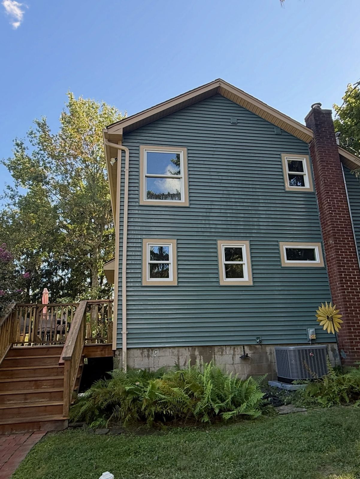 Green siding house, washed — Catanzaro's Power Washing
