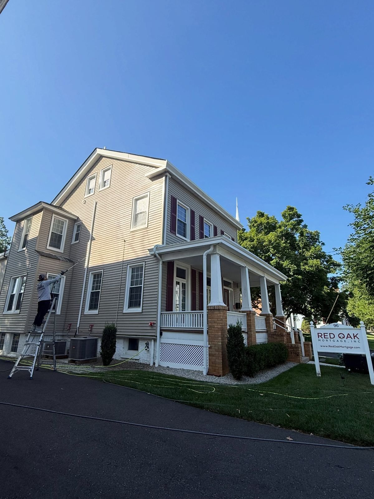 Shore cottage with porch — Catanzaro's Power Washing