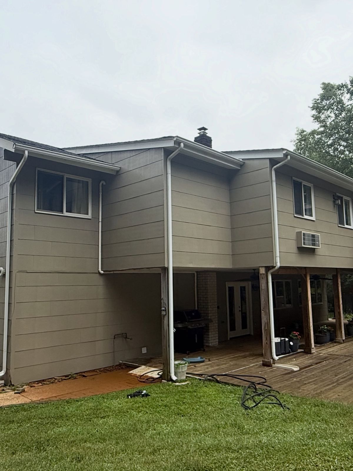 Split-level rear with deck — Catanzaro's Power Washing