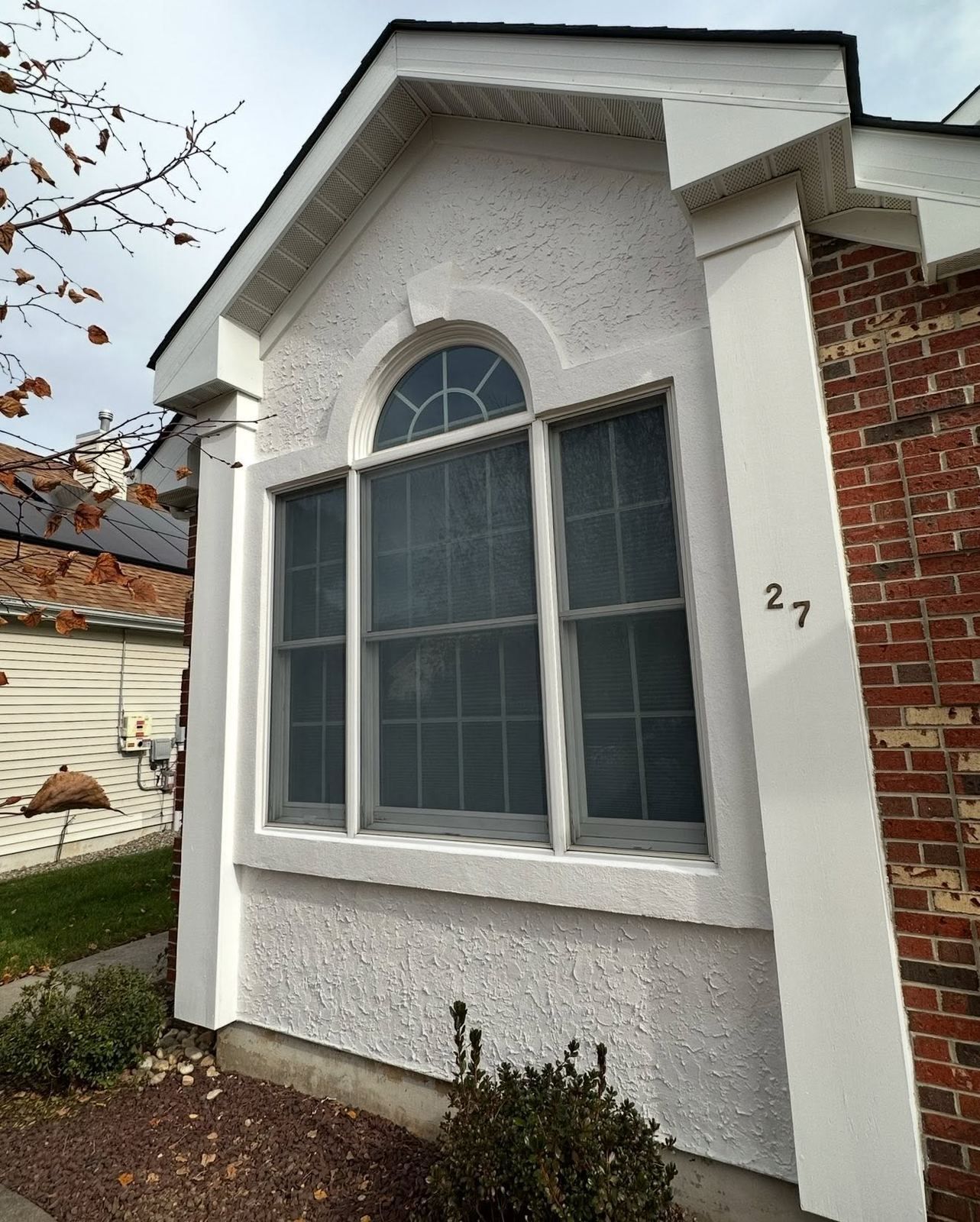 Stucco bay window — Catanzaro's Power Washing