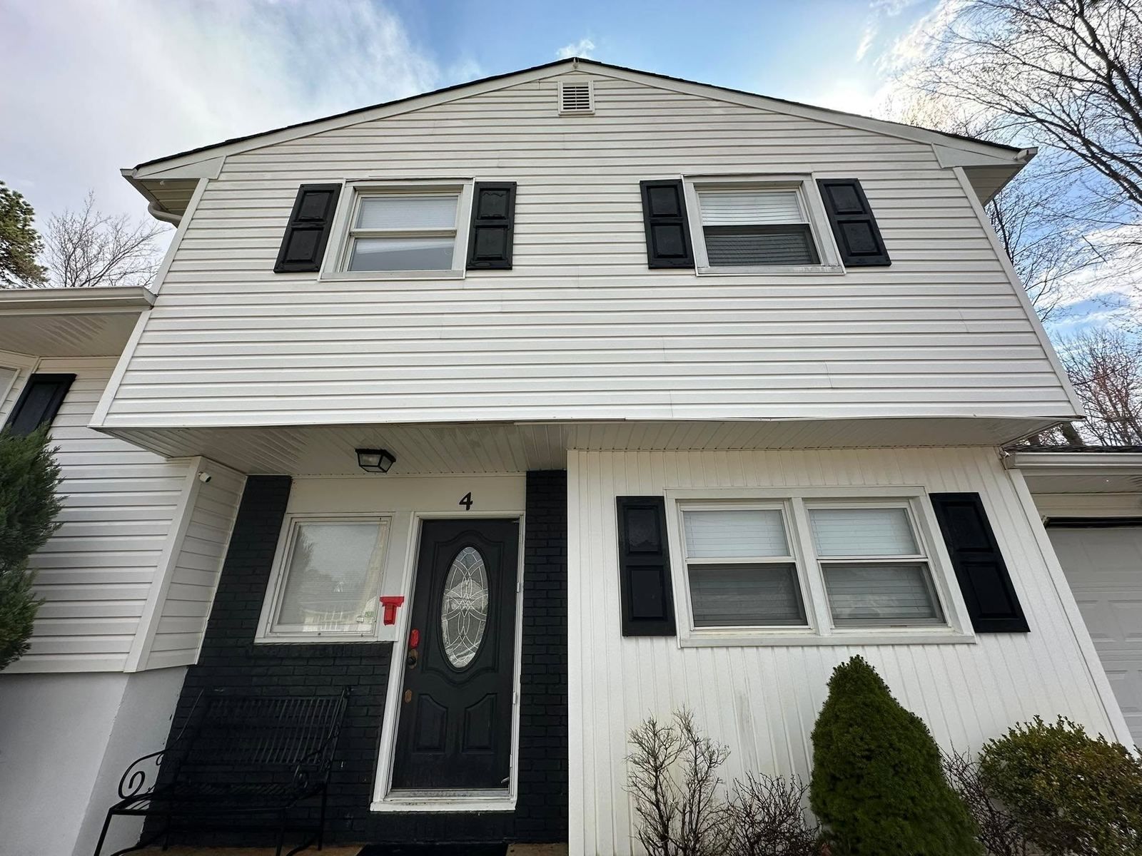 White colonial front — Catanzaro's Power Washing