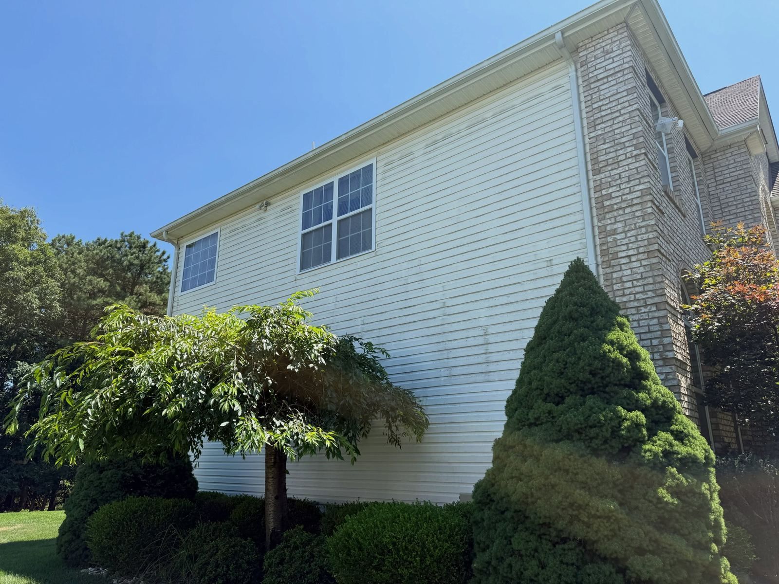 White siding side — Catanzaro's Power Washing