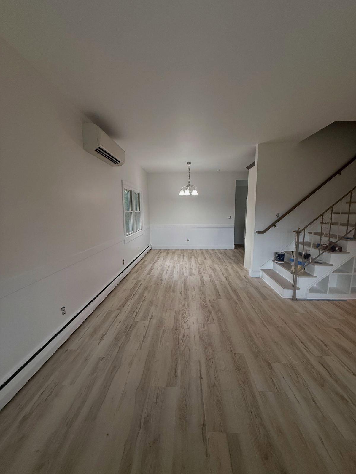 Living room freshly painted, empty — Catanzaro's Power Washing