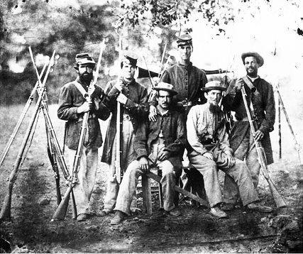 Confederate Soldiers
(Library of Congress)
