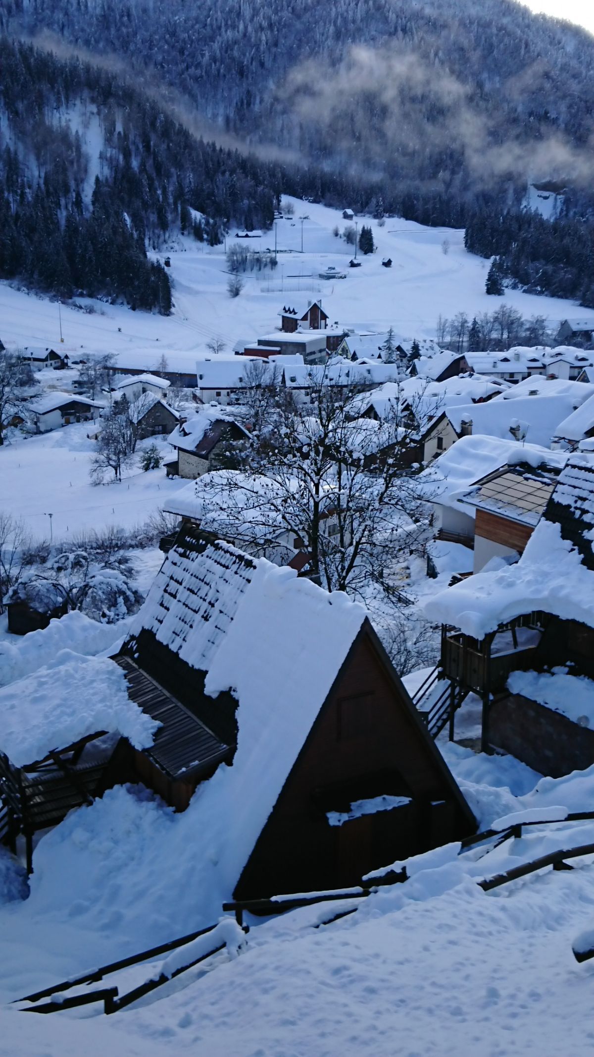 paese innevato