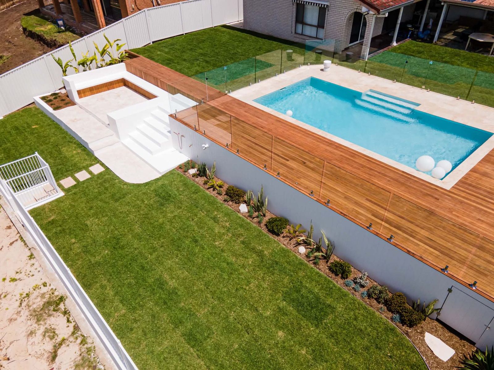 Modern fencing installed on the Gold Coast by a Gold Coast fencing contractor 