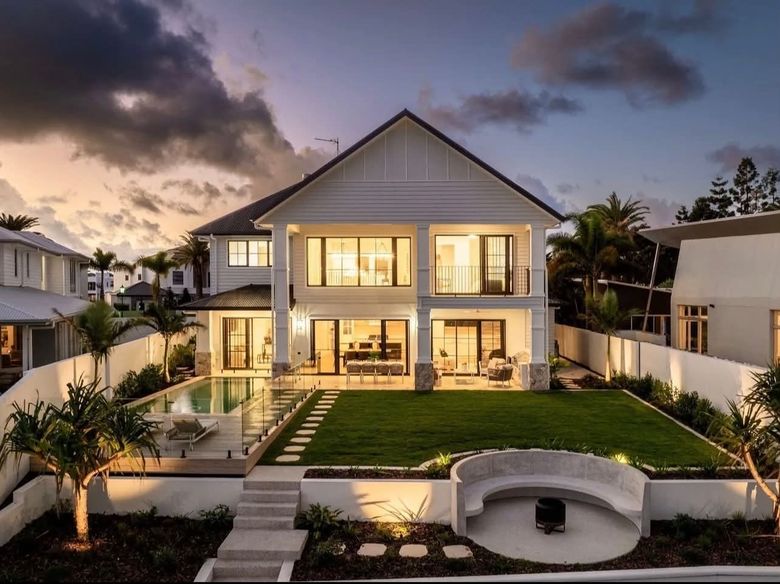 A home with modern fencing installed by a Gold Coast fencing contractor 