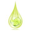 Gota de líquido verde con rodajas de lima en su interior.