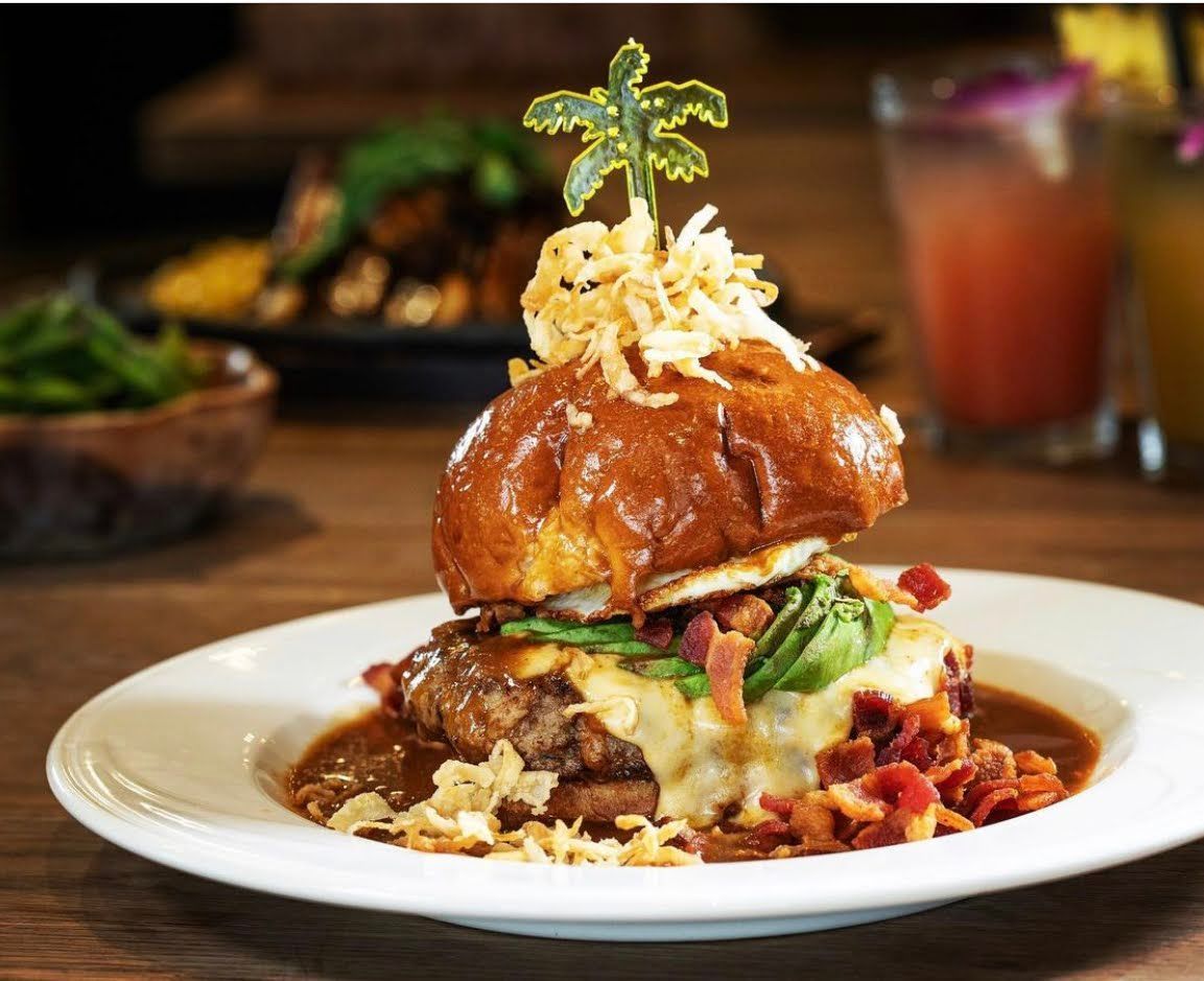 alohatable-waikiki_BIGISLAND-LOCO-BURGER
