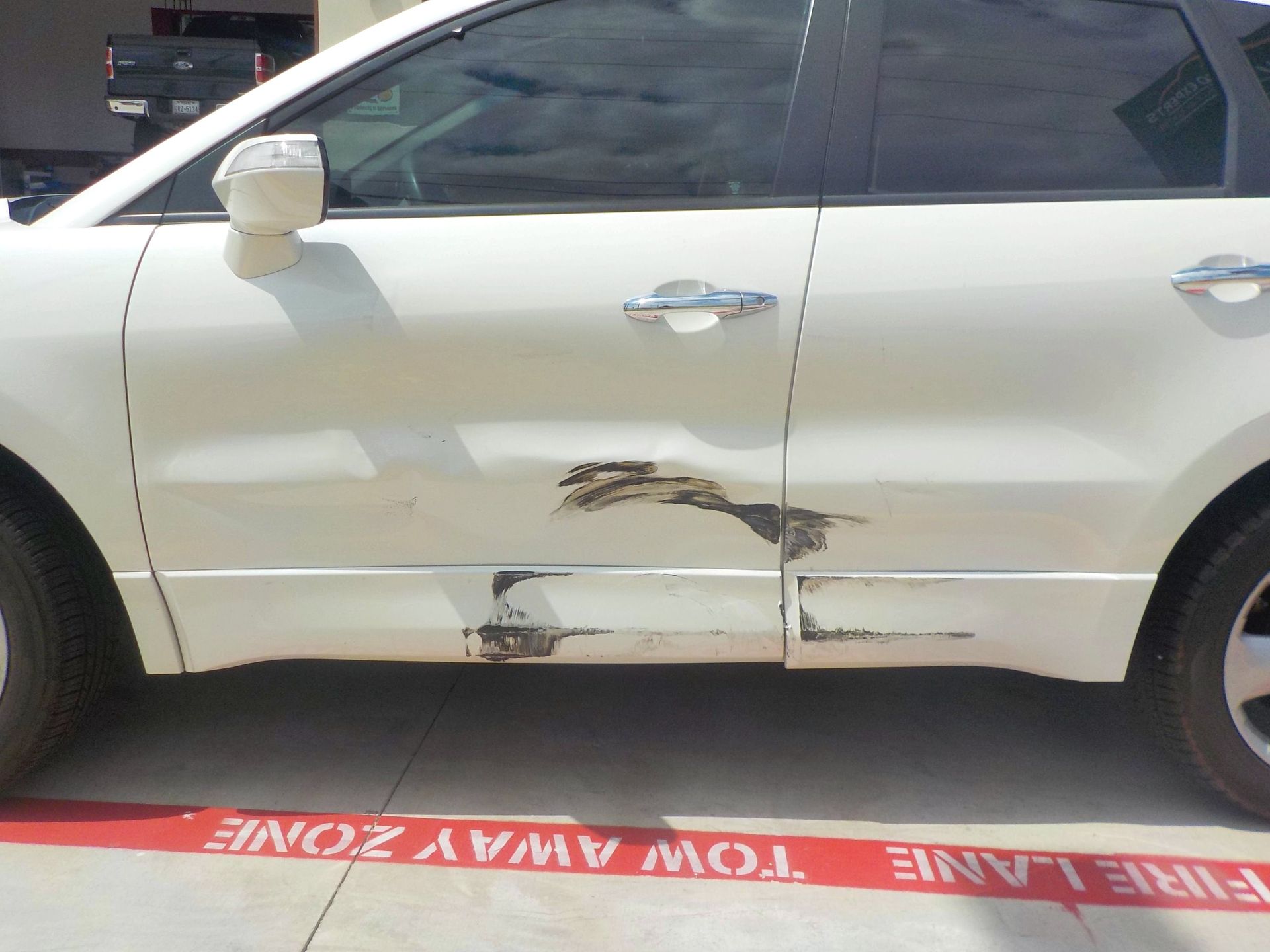 Before-Side-Repair | Elite Auto Experts
