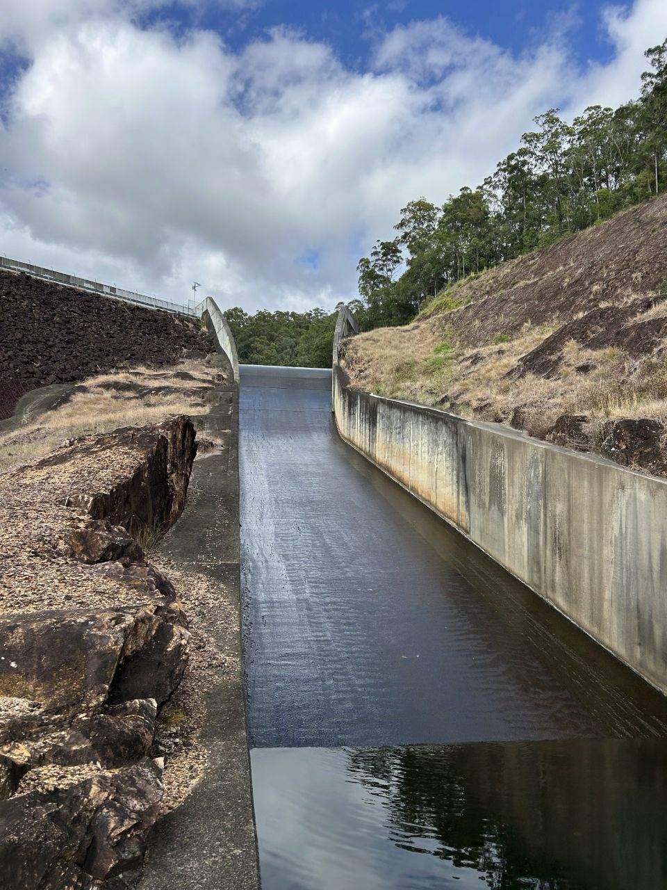 Dam and spillway in Tweed