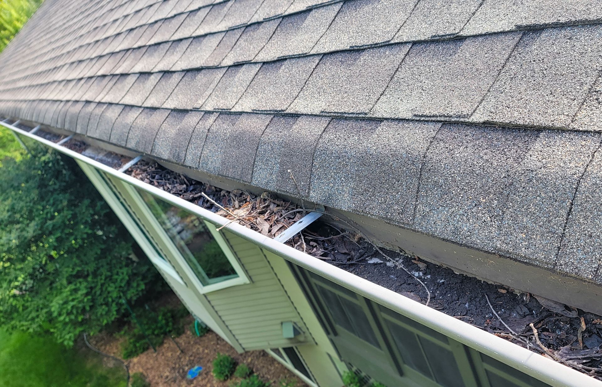 gutter cleaning and repair