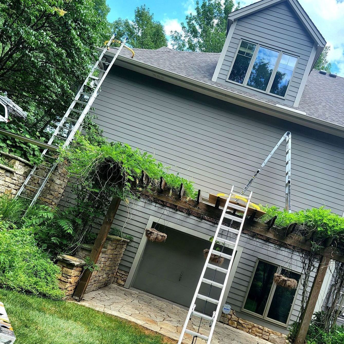 gutter cleaning and repair