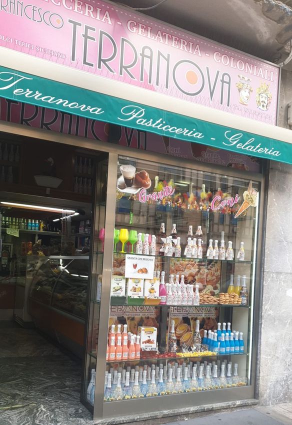 Ingresso della pasticceria tipica siciliana