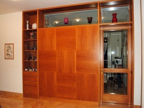 Mobili in legno a muro