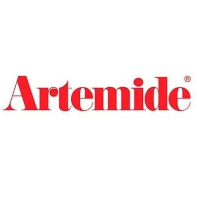 Logo di Artemide in caratteri serif rossi su sfondo bianco.