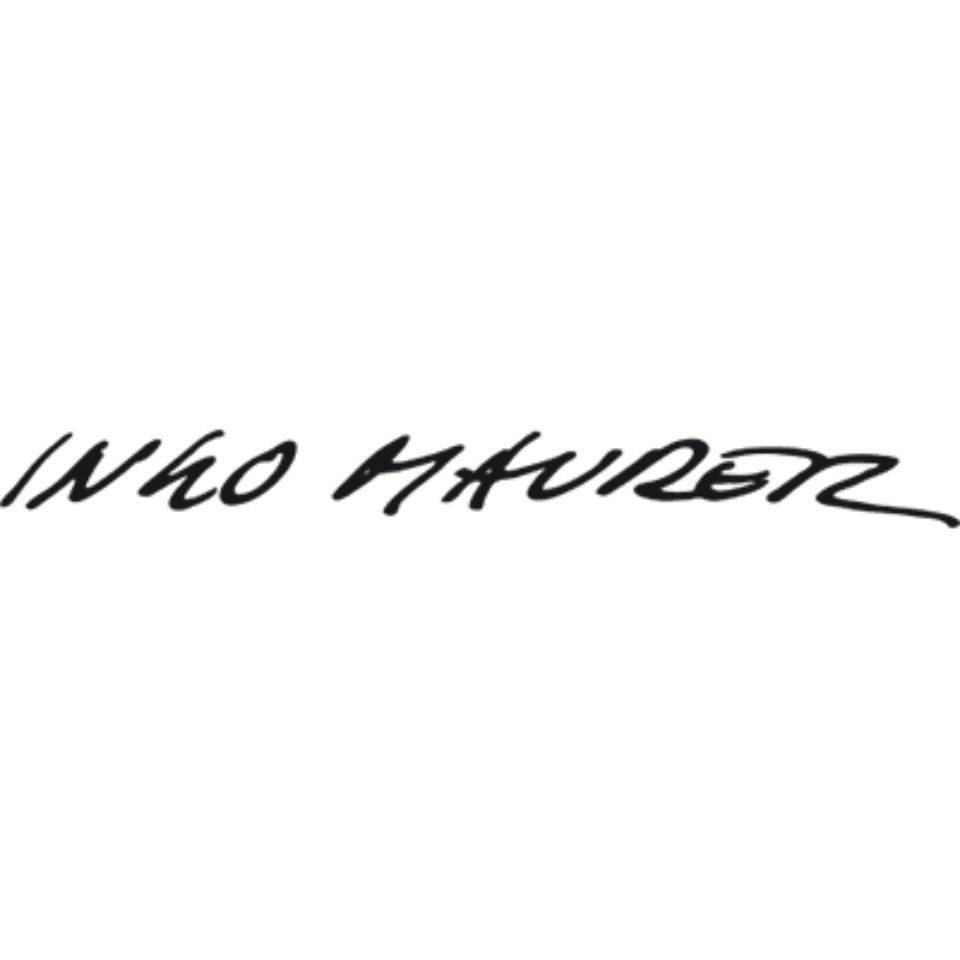 Testo stilizzato nero scritto a mano con la scritta “WHO HAVER” su sfondo bianco.