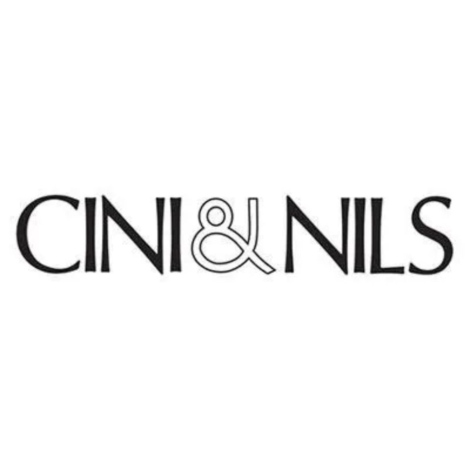Logo CINI&NILS in testo nero su sfondo bianco