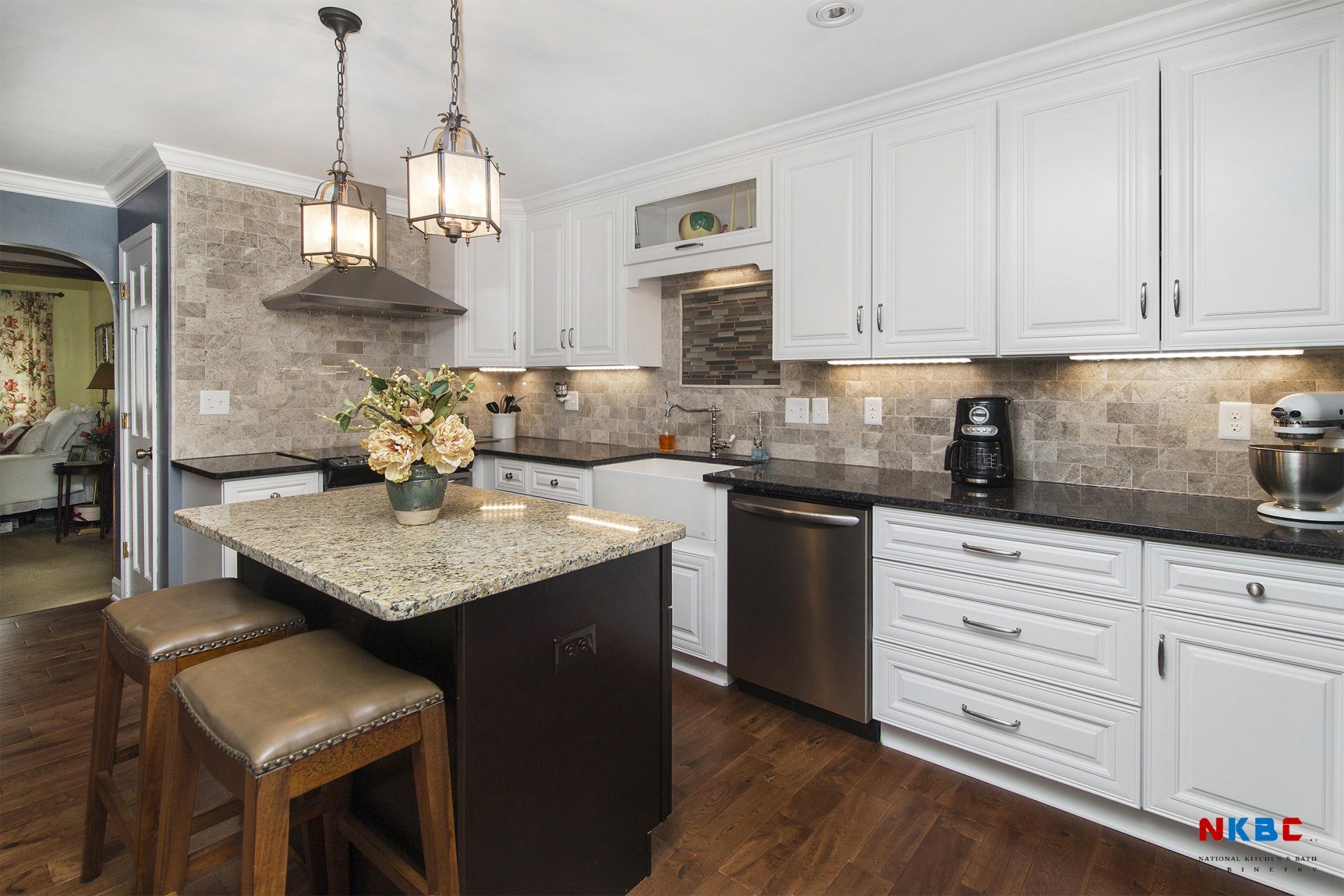 White Kitchen Cabinets