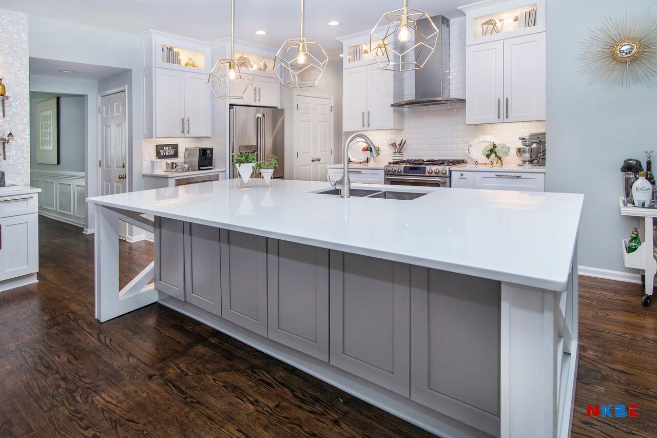 Cabinets with Kitchen Island