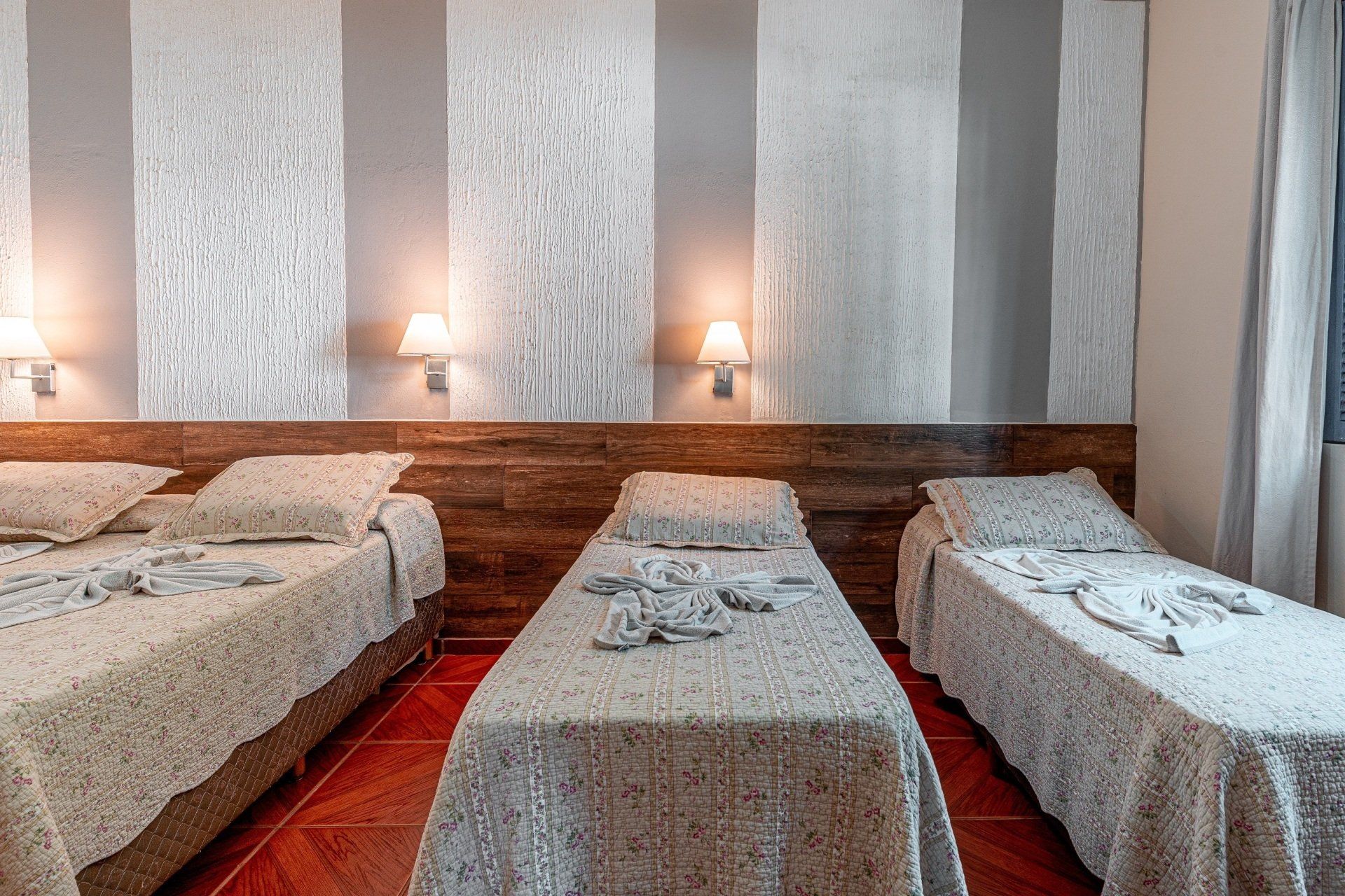 Quarto triplo do Hotel Fazenda Santa Bárbara