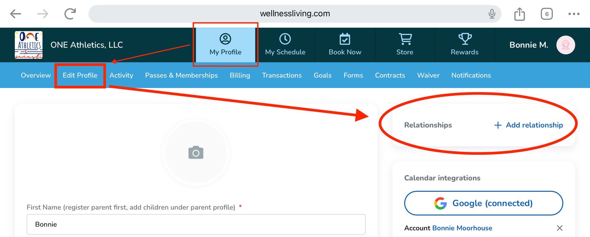 Annotated webpage screenshot with a red arrow pointing to the top-right “I am a student” area and a blue “Create Account” button.