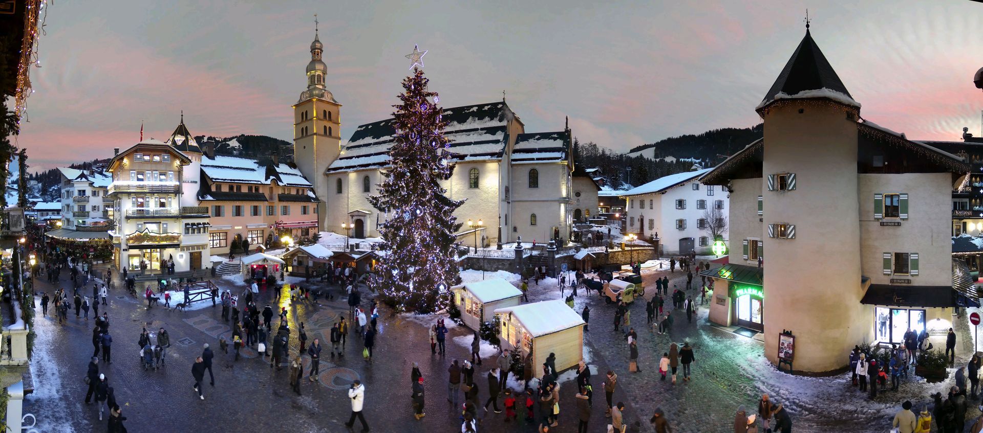 Digital art Megève galleries tour