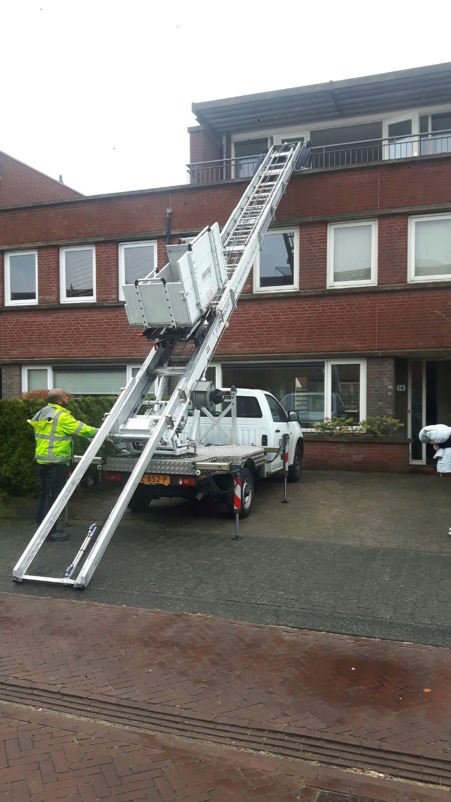 Aquarium op verdieping verhuizen