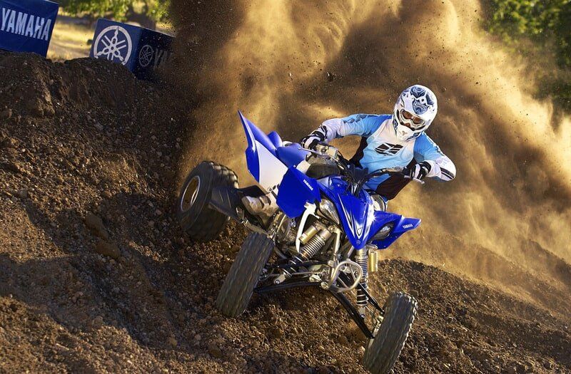 web_holeshot-yamaha-holeshot-kawasaki_1eb33a1e3d