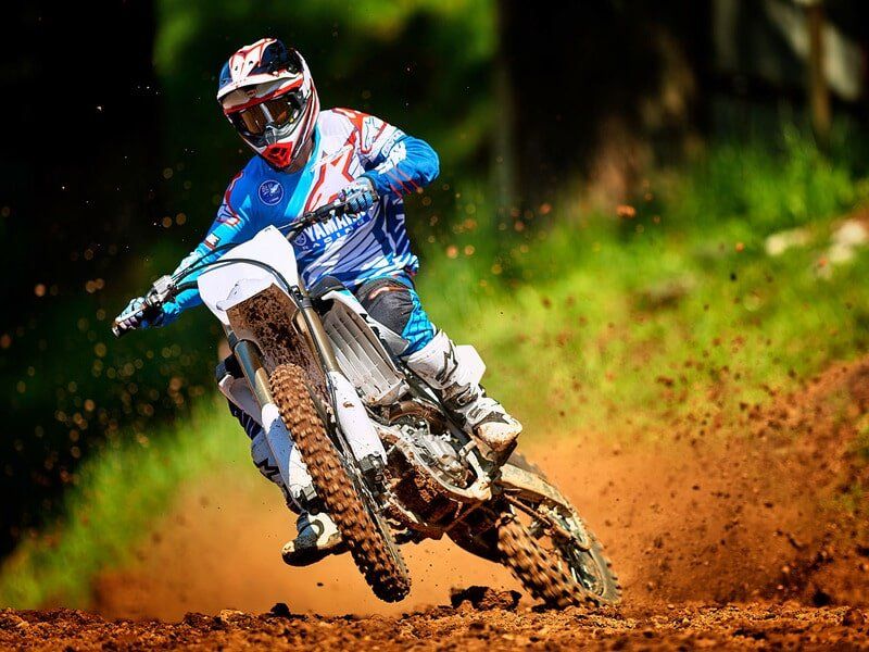 web_holeshot-yamaha-holeshot-kawasaki_3f3ba3b8f3