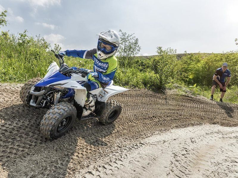 web_holeshot-yamaha-holeshot-kawasaki_75c6c4fed9