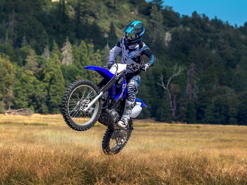 web_holeshot-yamaha-holeshot-kawasaki_a66a56bc3d