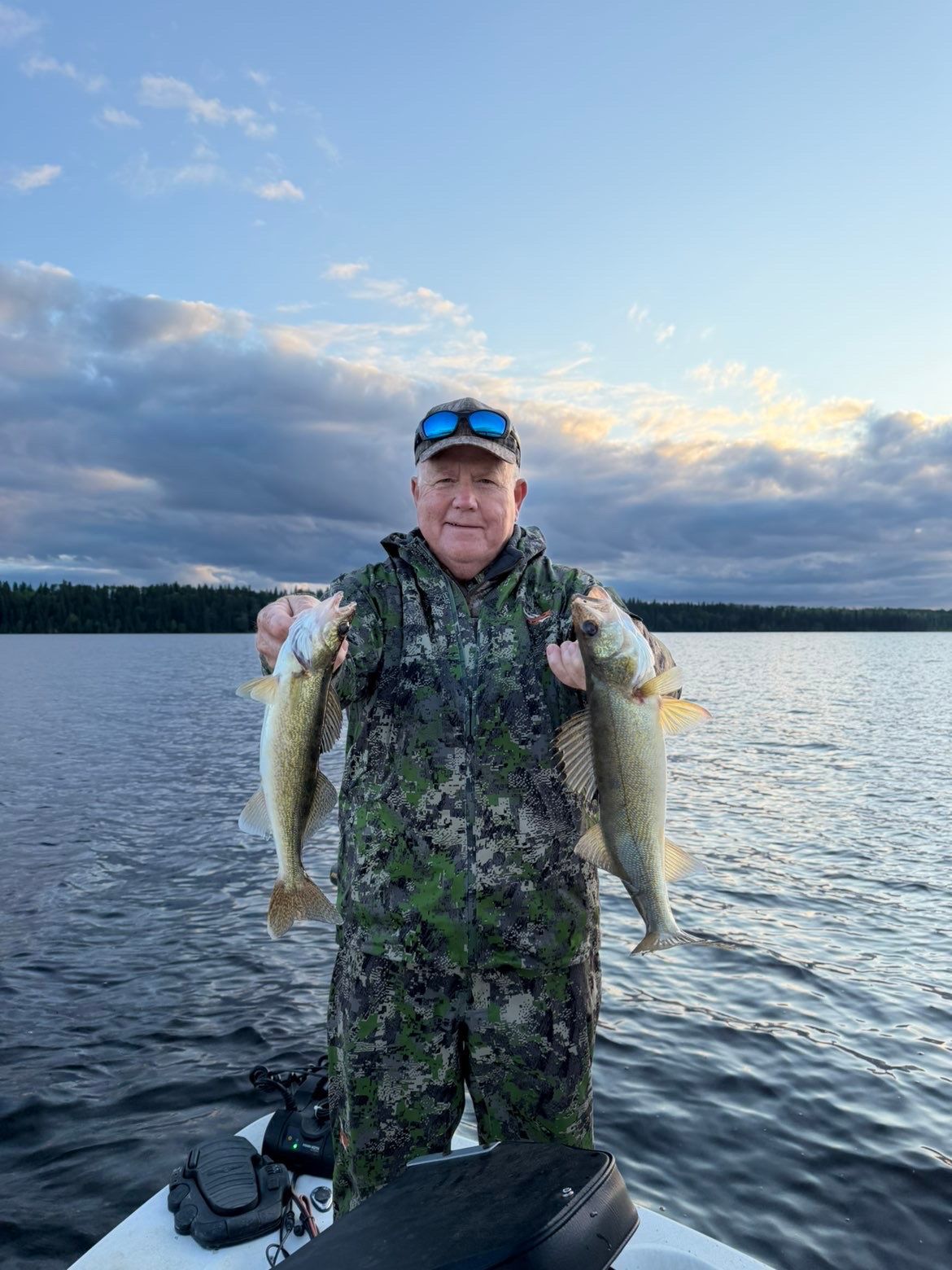 catch walleyes with guide in Saskatchewan