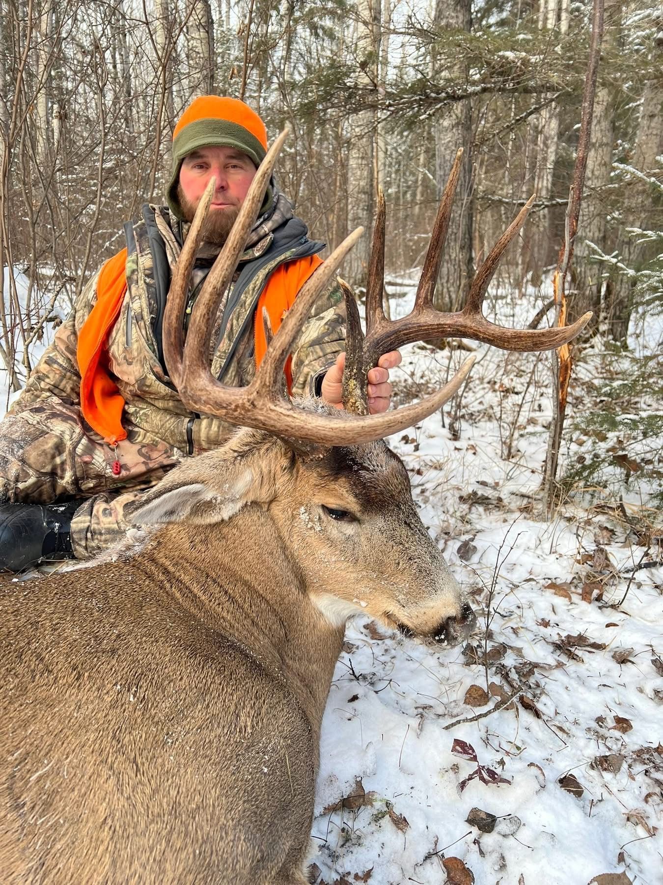 whitetail deer hunts Canada