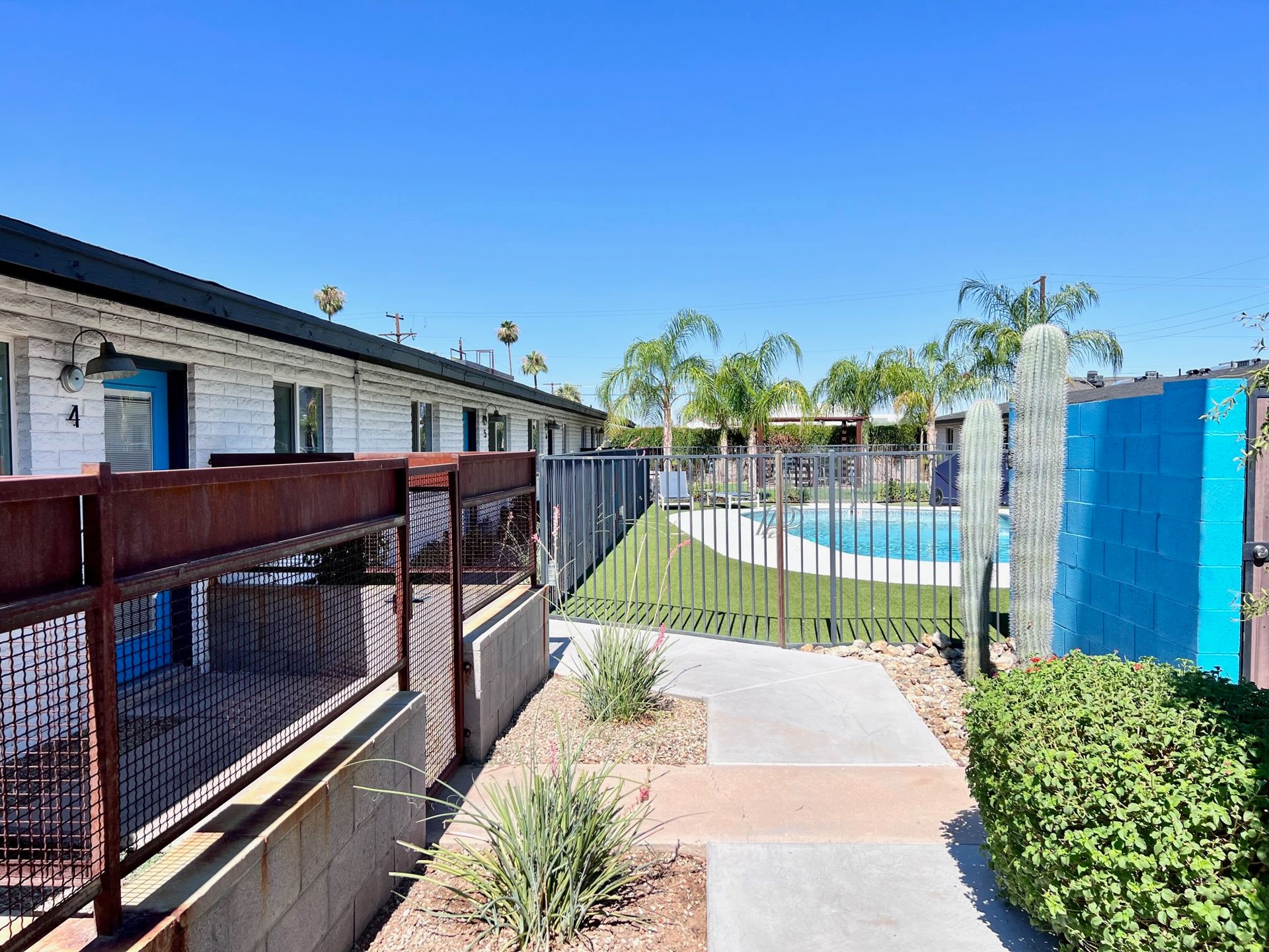 Modern Upgraded Apartments/Townhomes For Rent In Arcadia