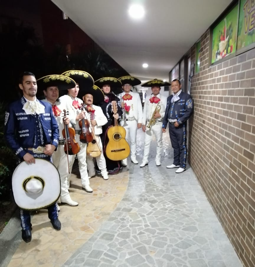 Mariachi Juárez - Mariachi y serenata en Colombia